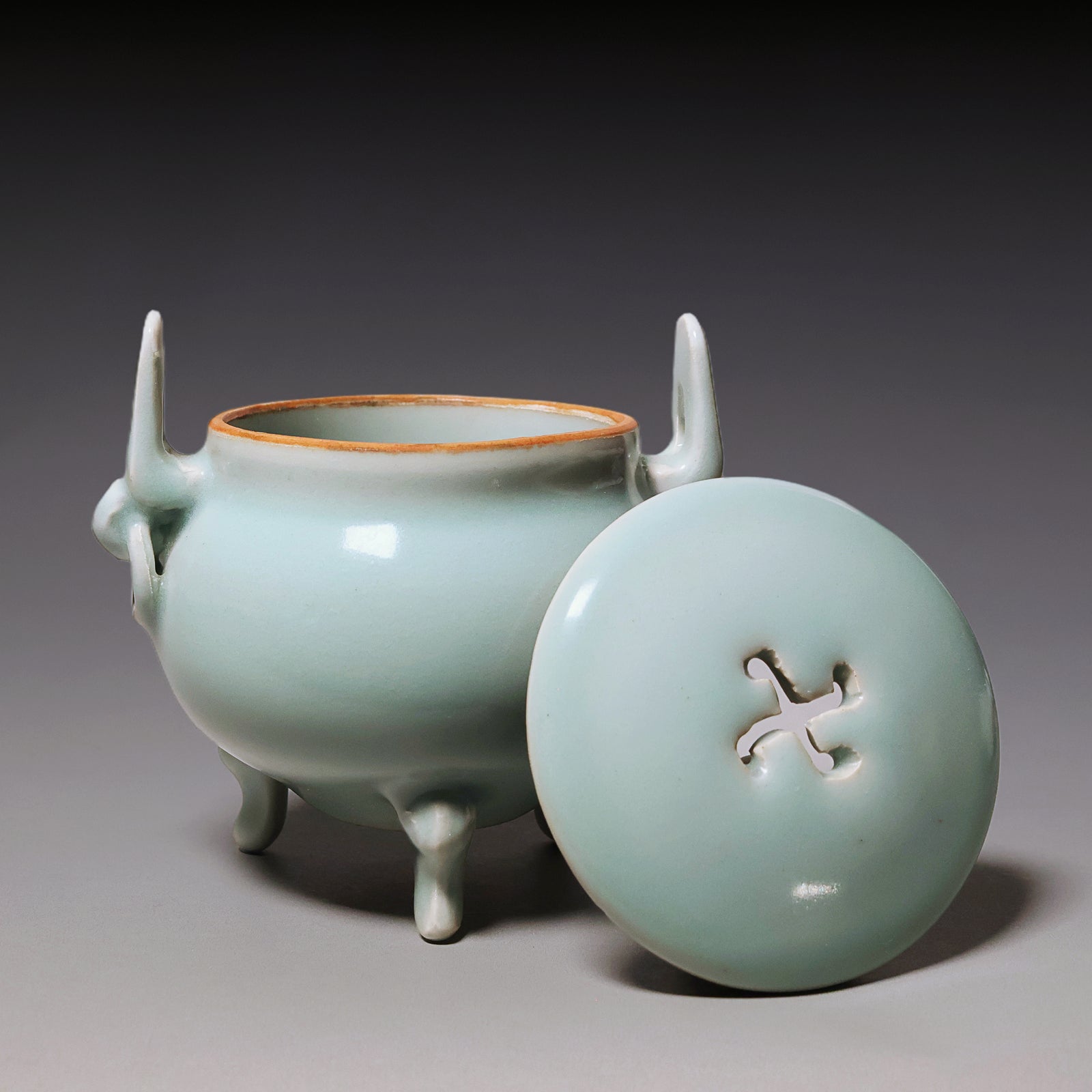 Qing Dynasty, Celadon Glazed Tripod Incense Burner with Lid and Handles