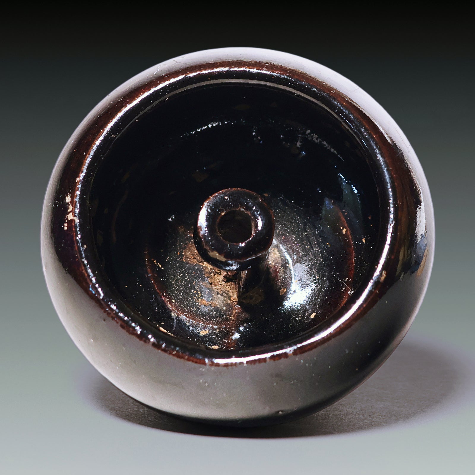 Qing Dynasty, Brown Glazed Ceramic Oil Lamp