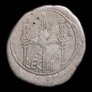 Roman Republic, Mark Antony, AR "Legionary Denarius" - 32 to 31 BCE - Roman Republic