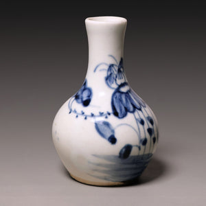Qing Dynasty, Hand Painted Blue and White Vase - c. 1800s to 1900s - Imperial China