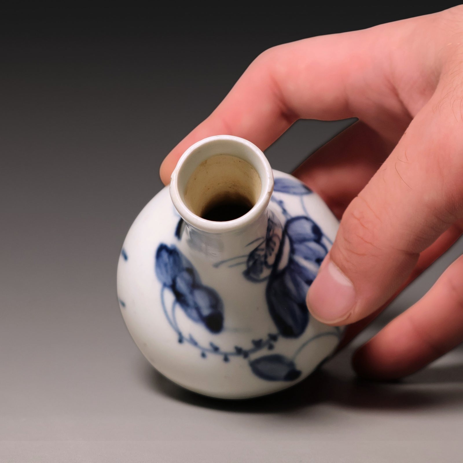 Qing Dynasty, Hand Painted Blue and White Vase - c. 1800s to 1900s - Imperial China