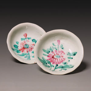 Qing Dynasty, Pair of Famille Rose Floral Tea Cup Stands (Saucer) - c. 1800s to 1900s - Imperial China