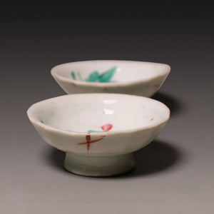 Qing Dynasty, Pair of Famille Rose Floral Tea Cup Stands (Saucer) - c. 1800s to 1900s - Imperial China