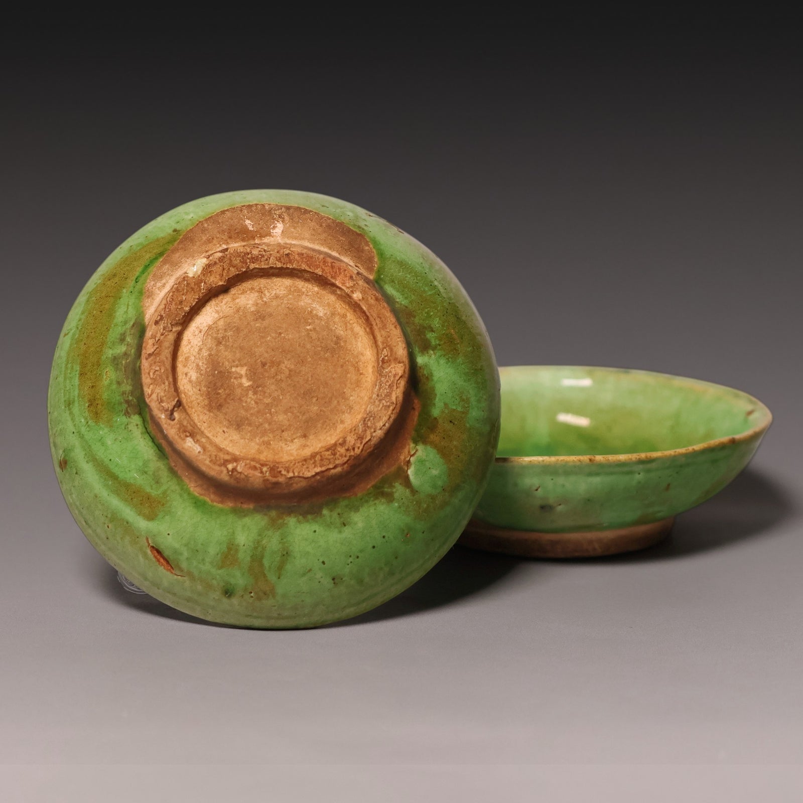 Qing Dynasty, Pair of Green Glazed Tea Cup Stands (Saucer) - c. 1700s to 1800s - Imperial China