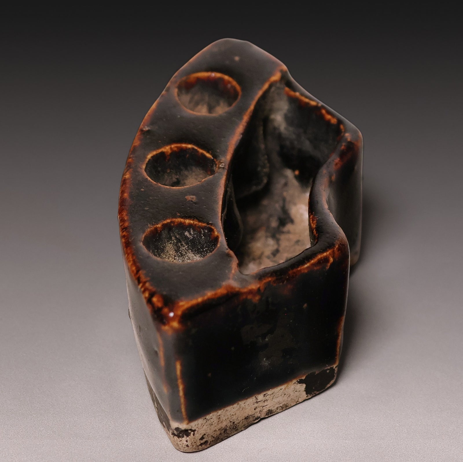 Qing Dynasty, Brown Glazed Calligraphy Brush Holder - c. 1800s to 1900s - Imperial China