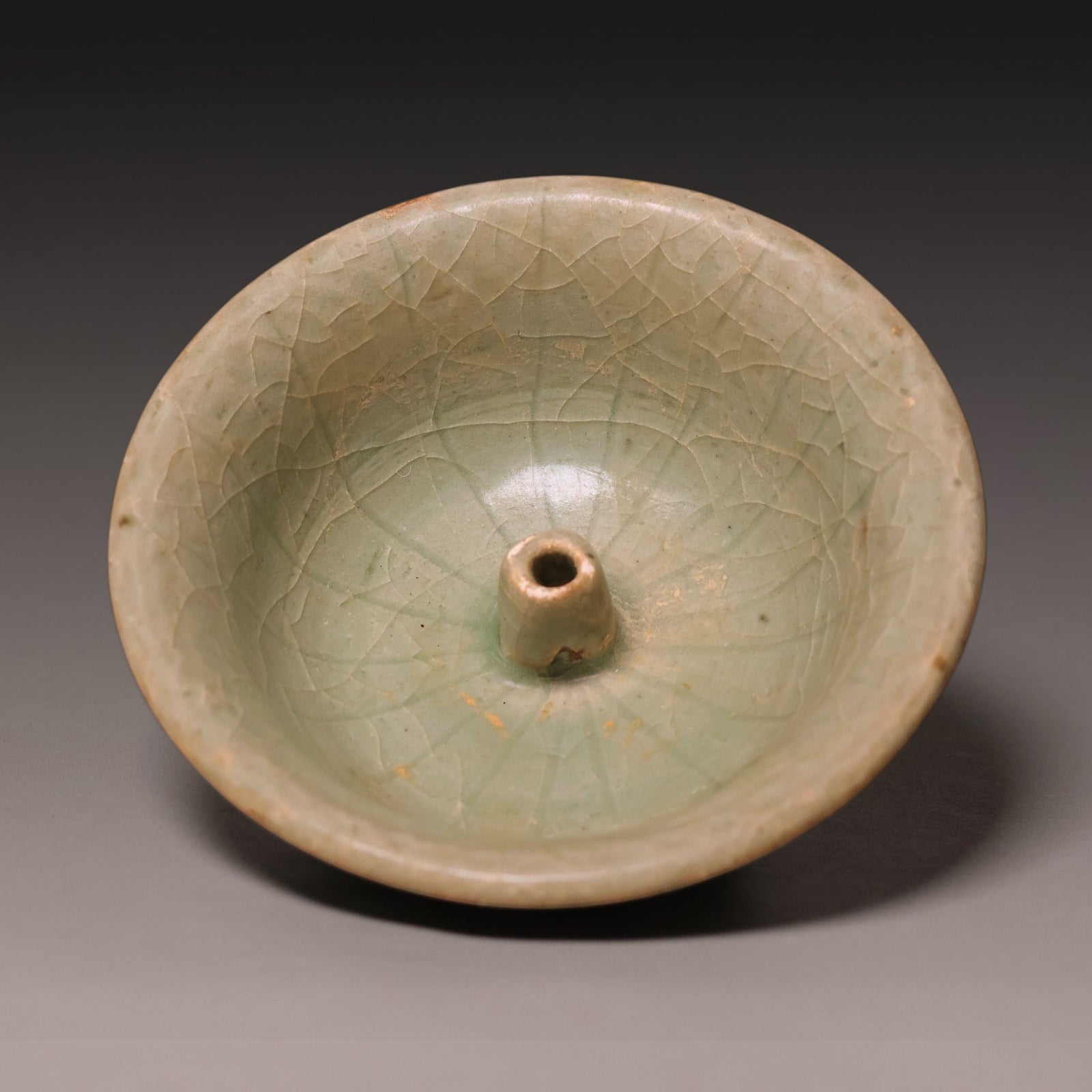 Qing Dynasty, Light Green Glazed Tripod Incense Burner - c. 1800s to 1900s - Imperial China