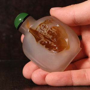 China, Qing Dynasty, Carved Agate Snuff Bottle - 1800s CE - Imperial China