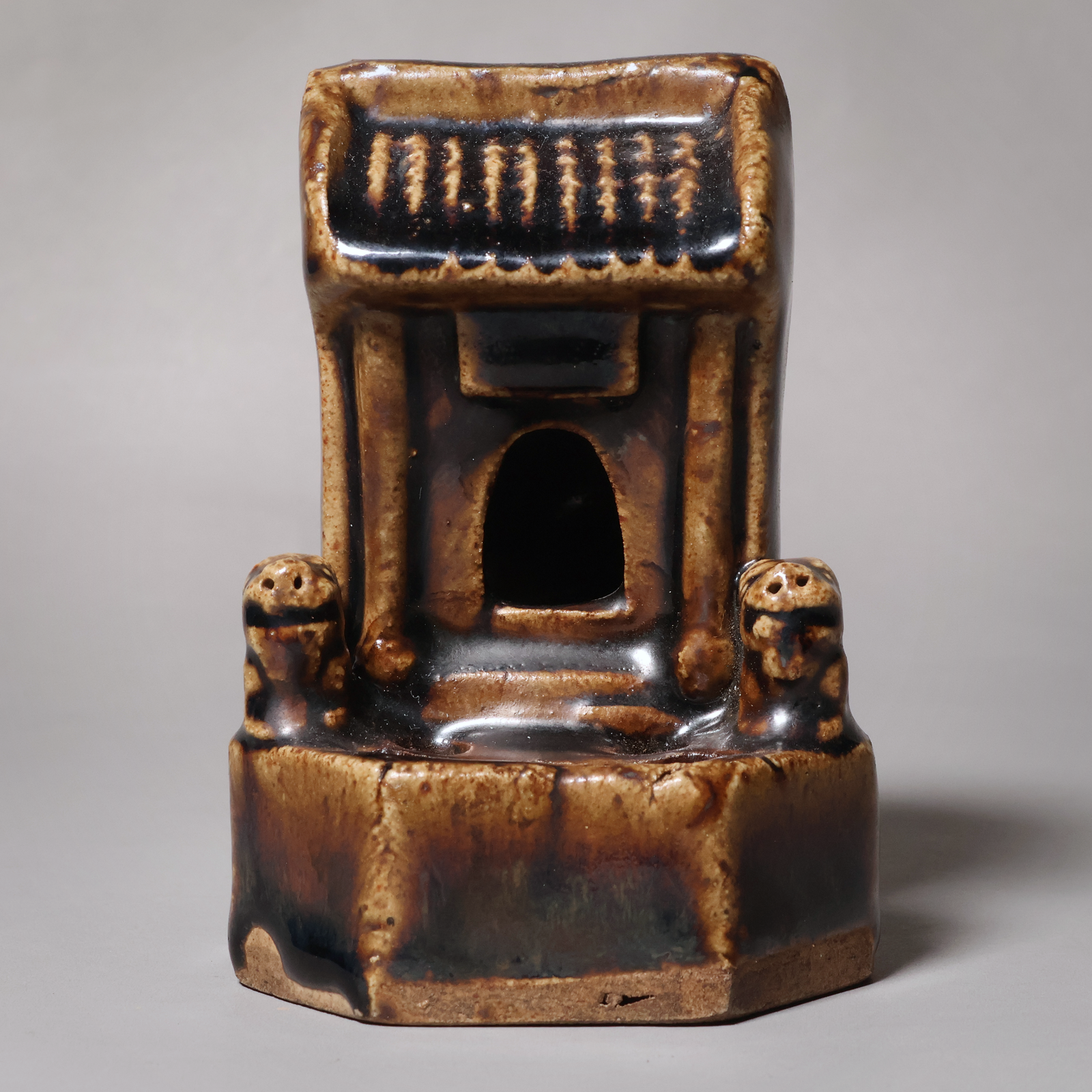 China, Qing Dynasty, Brown Glazed Calligraphy Brush Holder With Water Well - c. 1800s CE - Imperial China