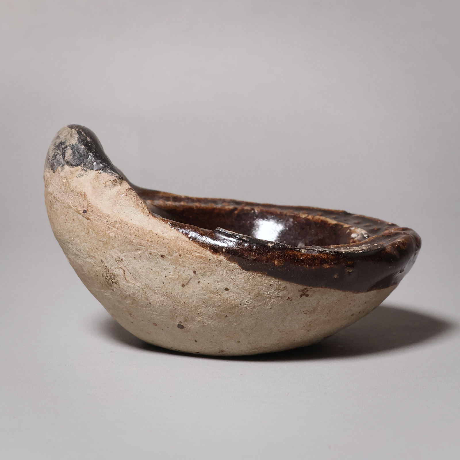 China, Song to Yuan Dynasty, Earthenware Oil Lamp with Brown Glaze - c. 1200s CE - Imperial China
