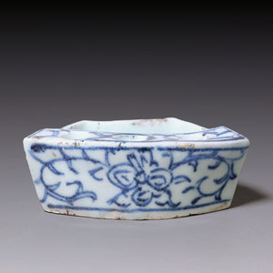 Qing Dynasty, Blue and White Hand Painted Ceramic Calligraphy Brush Holder